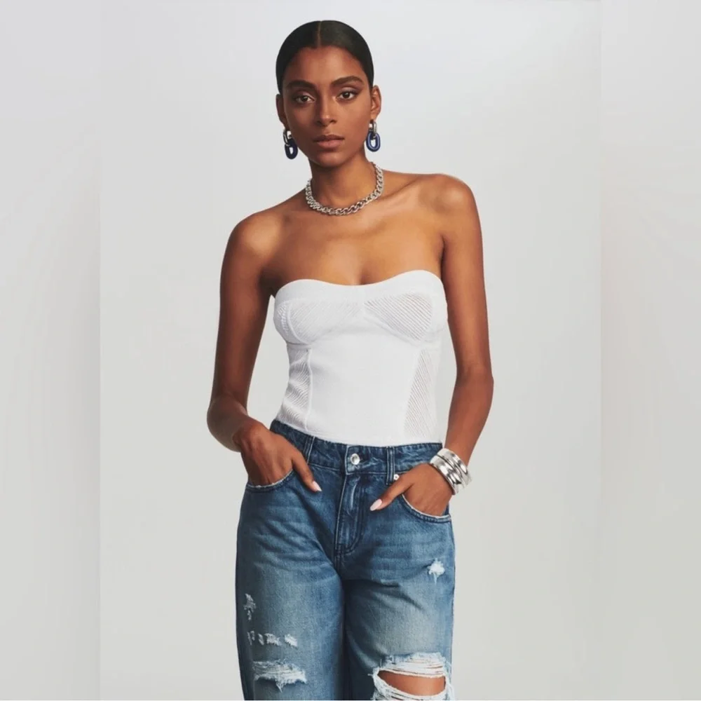 Retrofête LENA BODYSUIT Size L, New With All Original Tags
$137 $300
Size: L - Picture 2 of 8